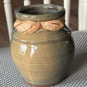 1985 Green Signed Linda Boyer Studio Pottery Vase Vessel 6.5"H x 4"